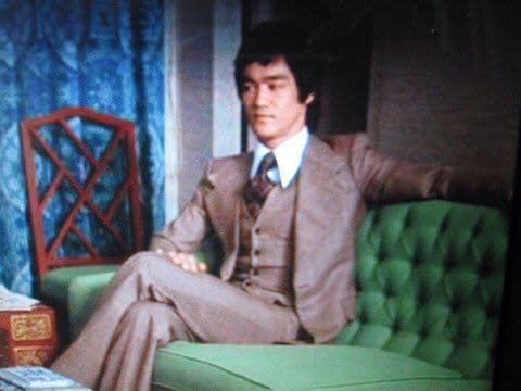 最終値下げ！限定品　HOT TOYS　ブルース・リー 　スーツ　燃えよドラゴン