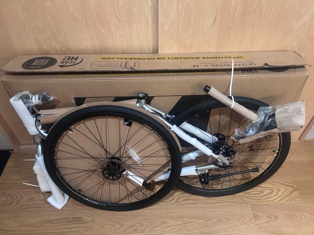 はるとふく　　新品　HILAND クロスバイク