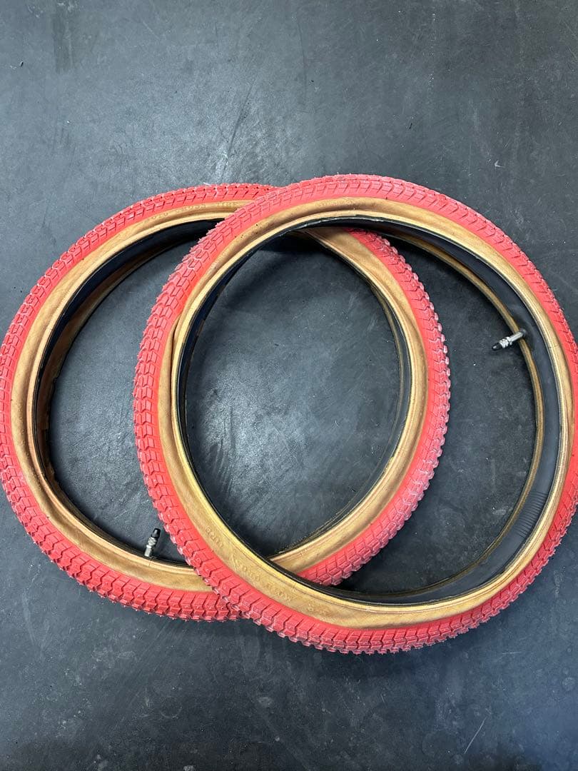 20×2.125 bmx スネークベリー　サイドスキン　当時物　タイヤ