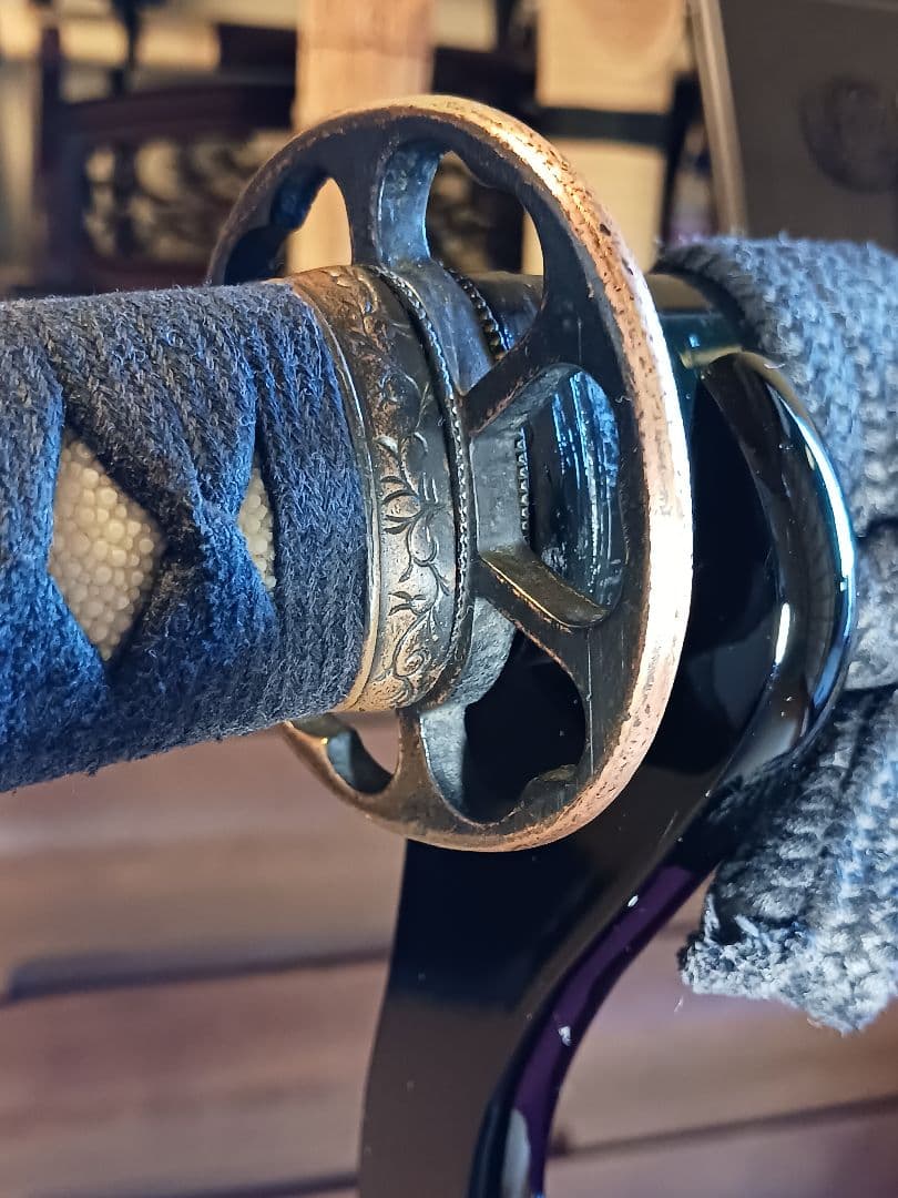 肥後拵え、居合用模造刀、本木　本鮫革　車輪鍔　樋入り砂型刀身 (訳有り価格)