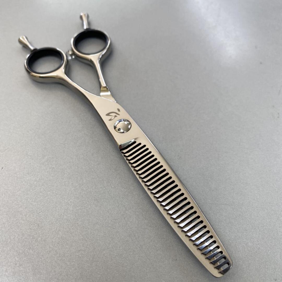 ６インチセニングシザー 4５% 新品未使用　理美容　美容師　理容師 シザー