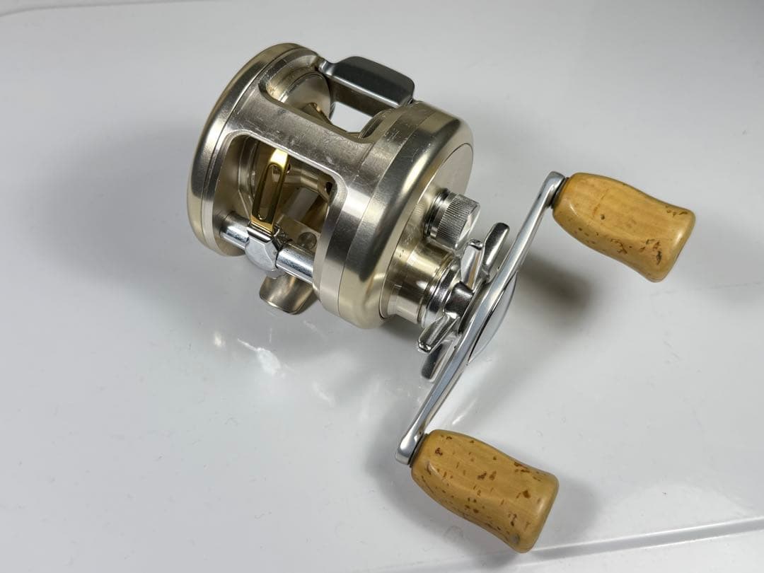 ダイワ ミリオネア CV-Z 203 美品 左巻き　レフト