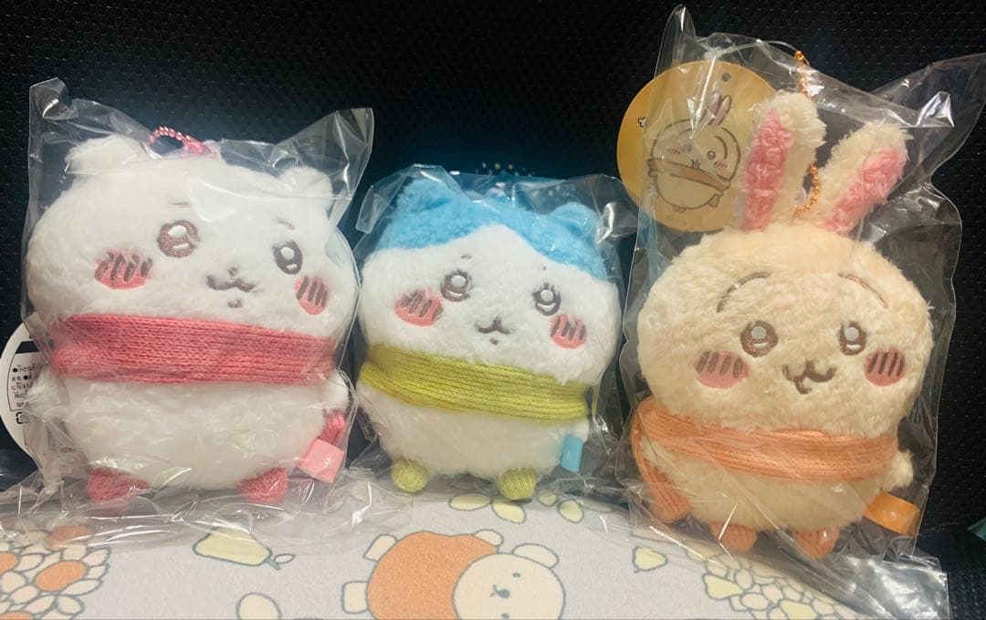 【新品未開封】ちいかわ　ぬくぬくの装い　マスコット3点　ハチワレ　うさぎ