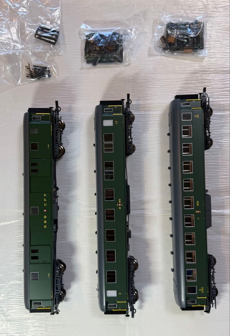 鉄道模型 HO ROCO 45915 スイス SBB 客車×2、荷物車×1