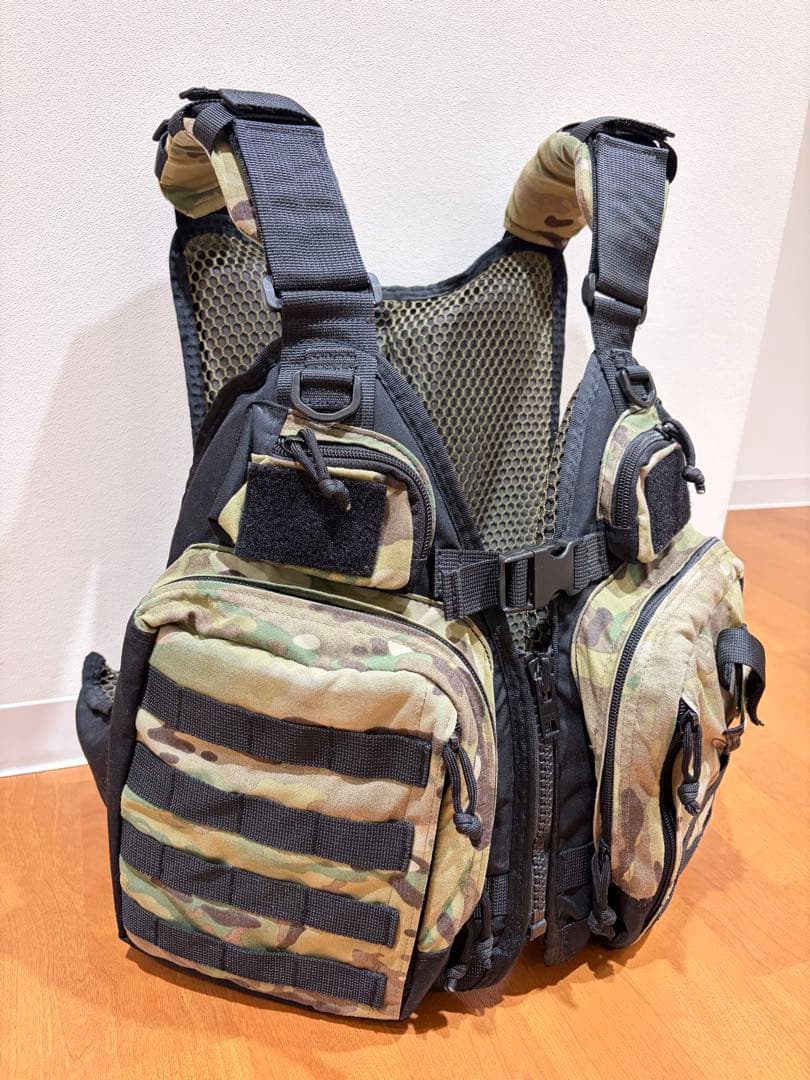 人気カラー　サブロック　SUBROC　V-One ベスト　マルチカム