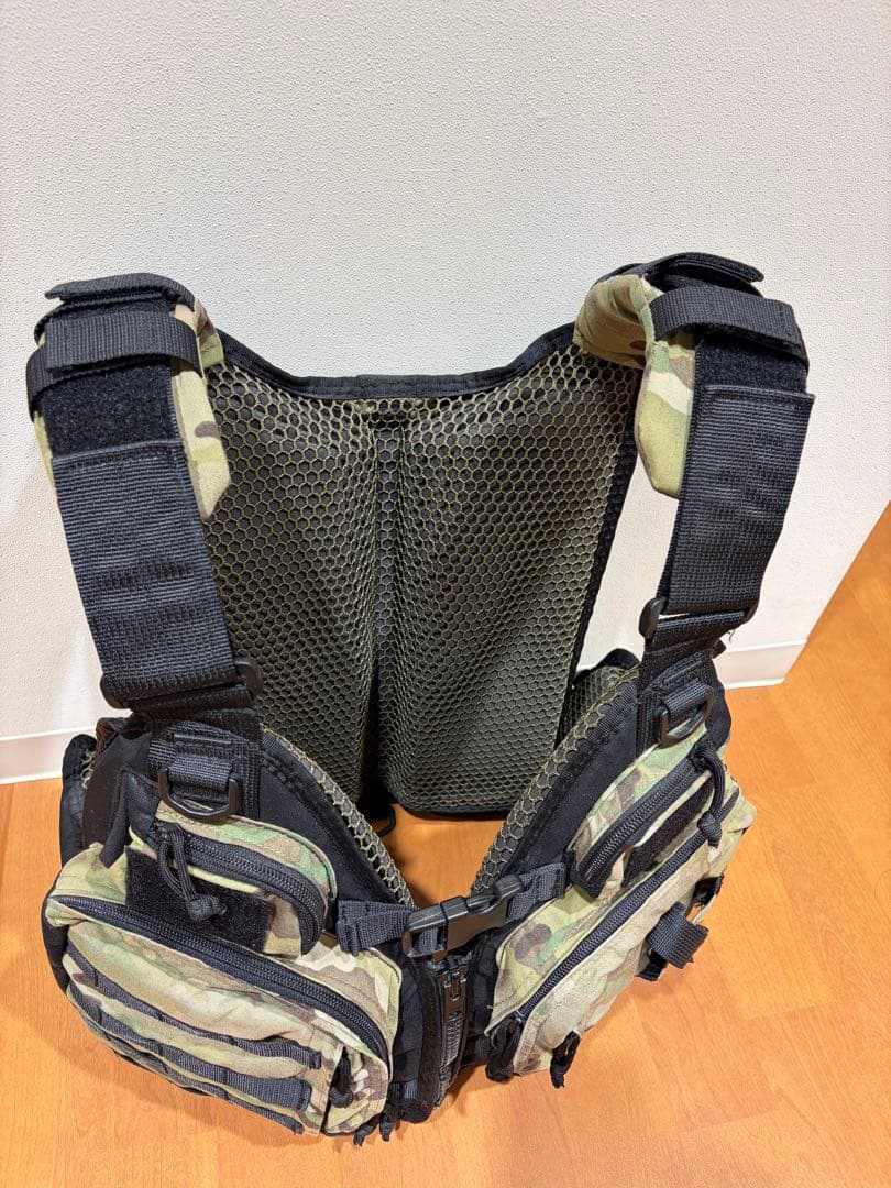 人気カラー　サブロック　SUBROC　V-One ベスト　マルチカム