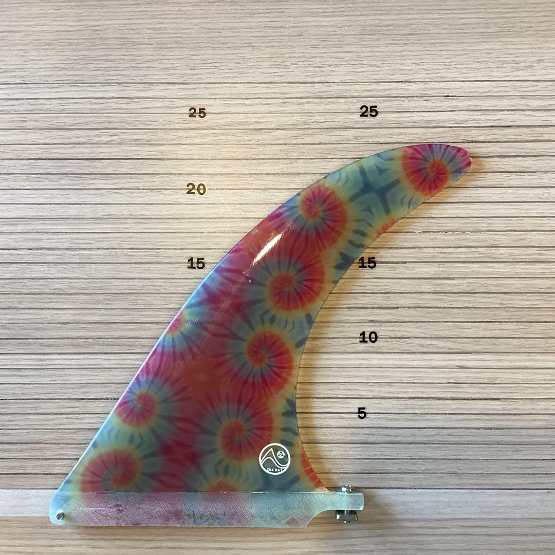 新品未使用シングルフィン9インチ タイダイ、 スクリュー付き