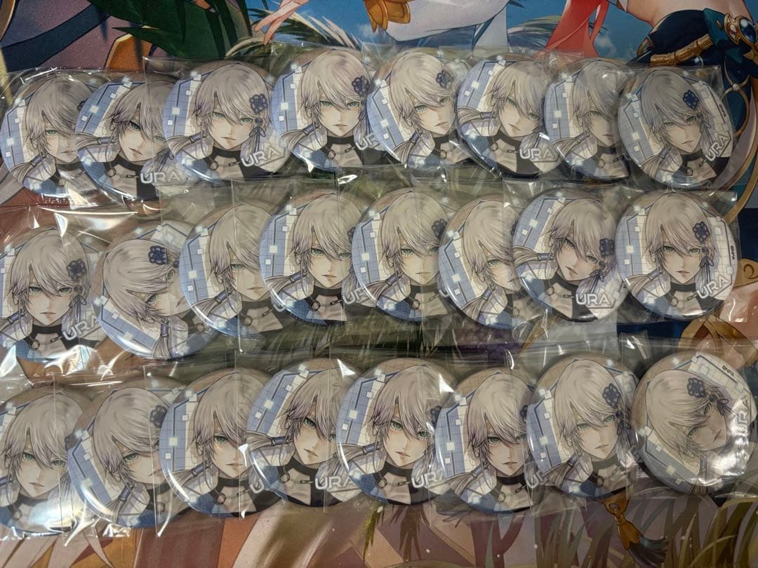 コンパス うら ローソン 缶バッジ