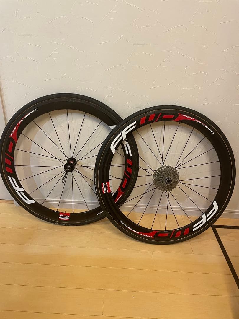 【極美品】FFWD F5R DT SWISS 240チューブラー　タイヤ付き