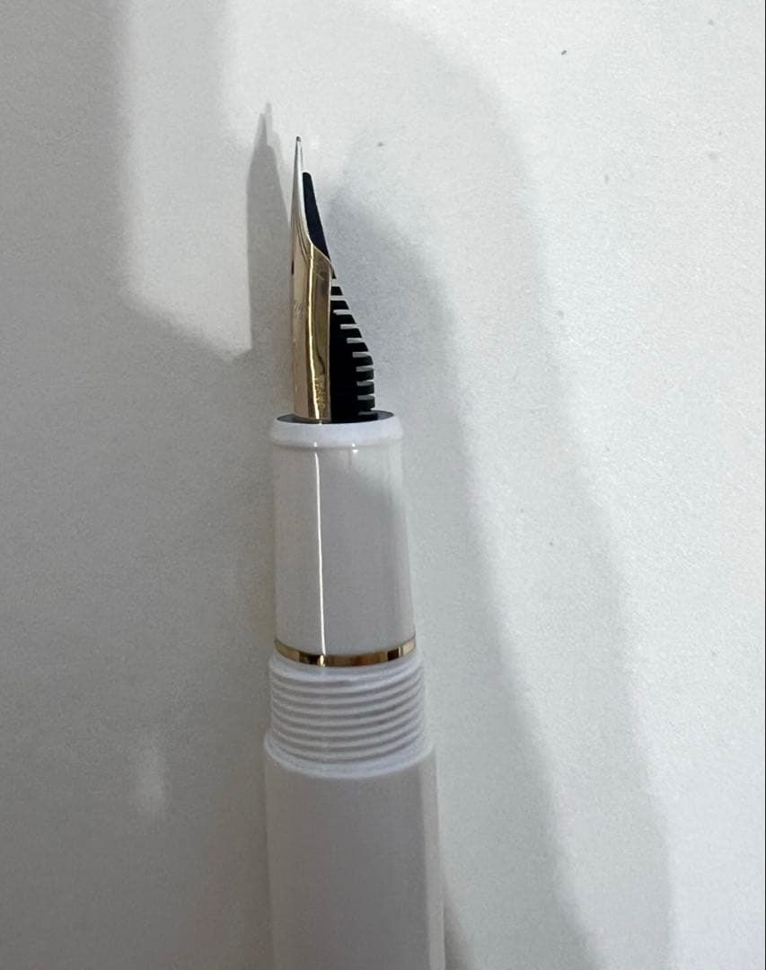 プラチナ　万年筆　3776センチュリー　UEF 超極細 シュノンソーホワイト