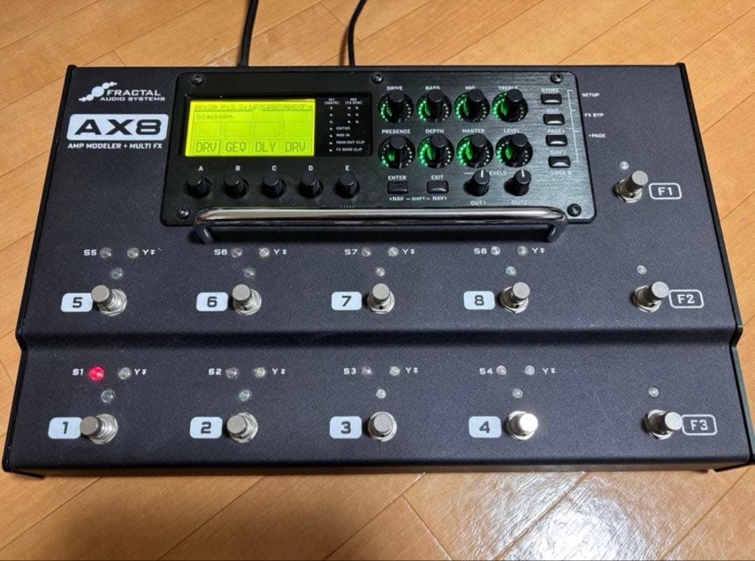 Fractal AX8 マルチエフェクター(エクスプレッションペダル付)