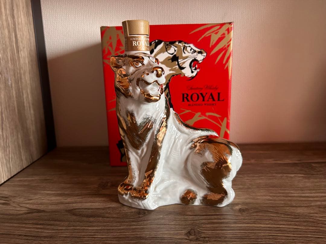 【サントリー】ウイスキー　ローヤル　干支ボトル　2010年　寅年　未開封