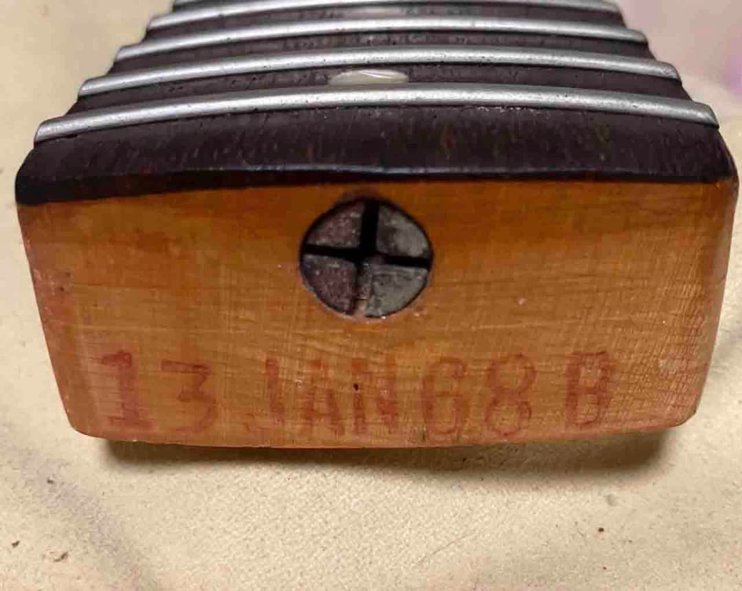 Fender Strato 1968年 元はオリンピックホワイト リフィニッシュ