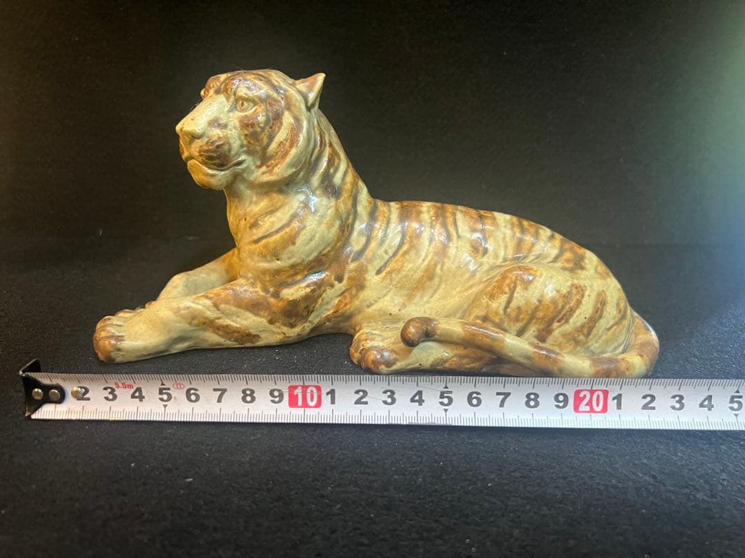 陶器製虎の彫刻　置物