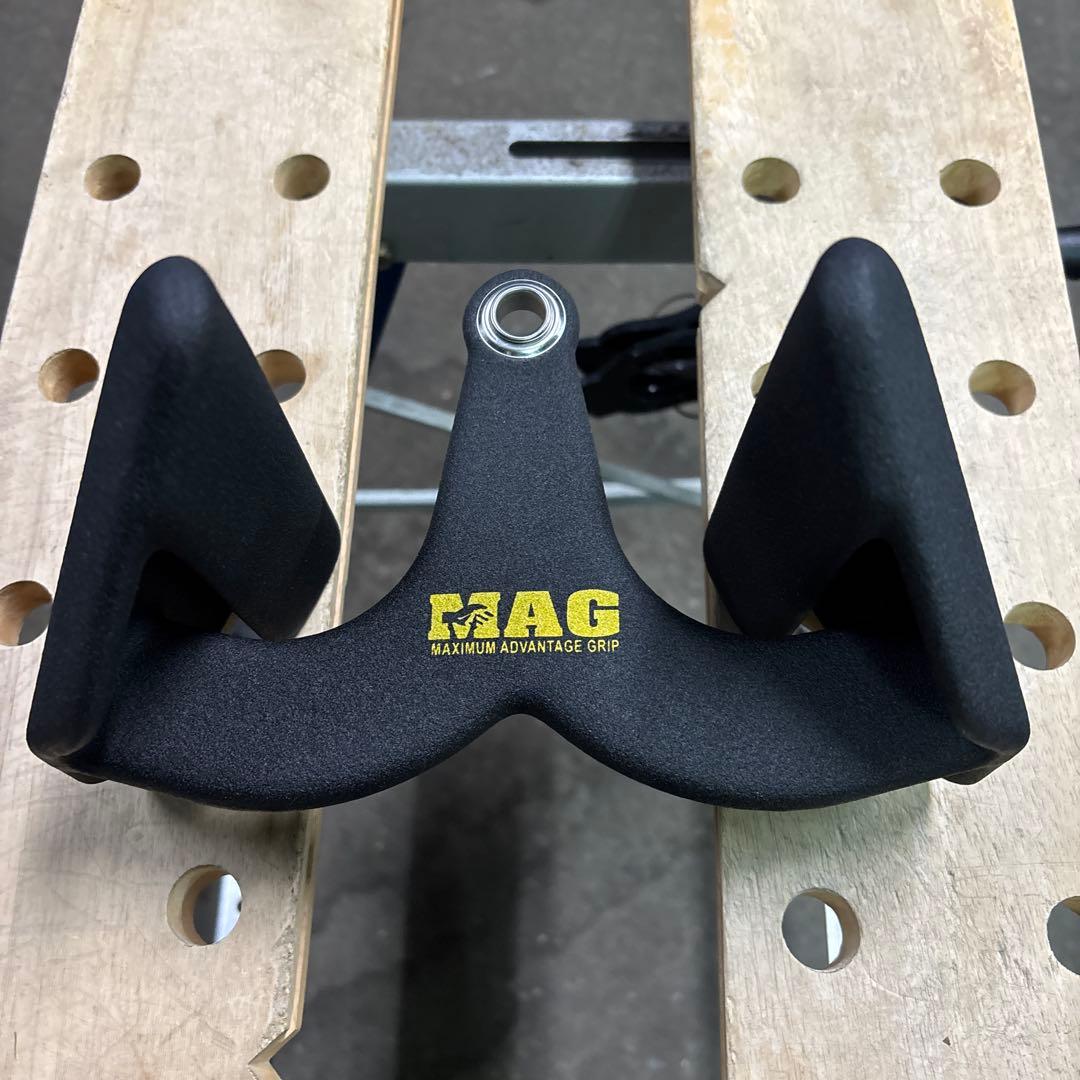 パラレルグリップ　ラットプル　プーリーロー