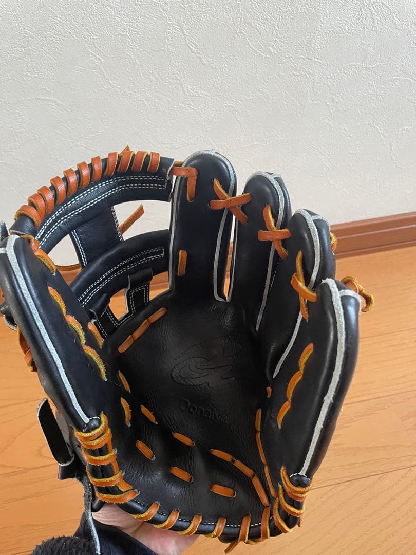 ドナイヤ　軟式グローブ