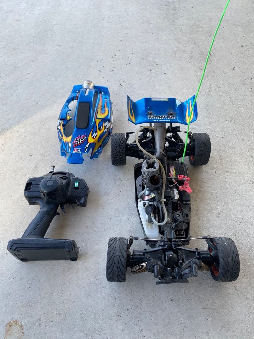 エンジンラジコンカー