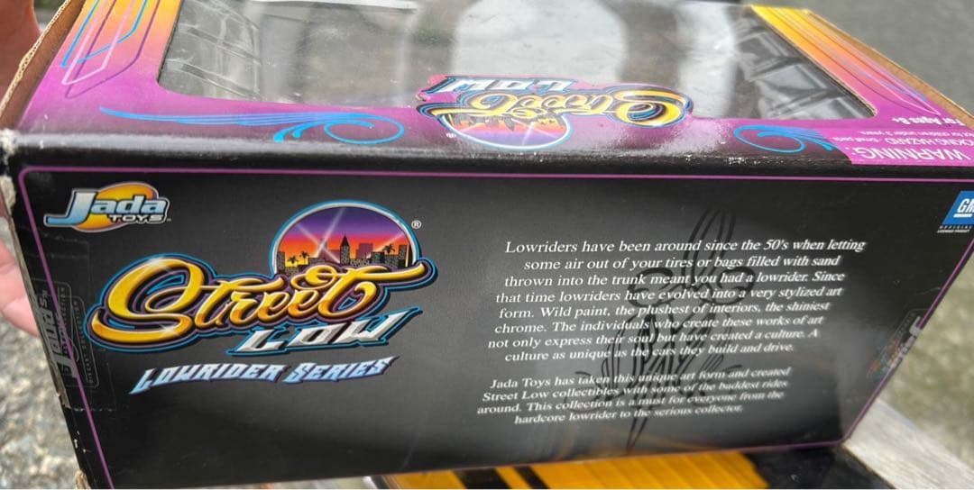 ミニカー Jada TOYS 1/24 2000 Chevy Suburban