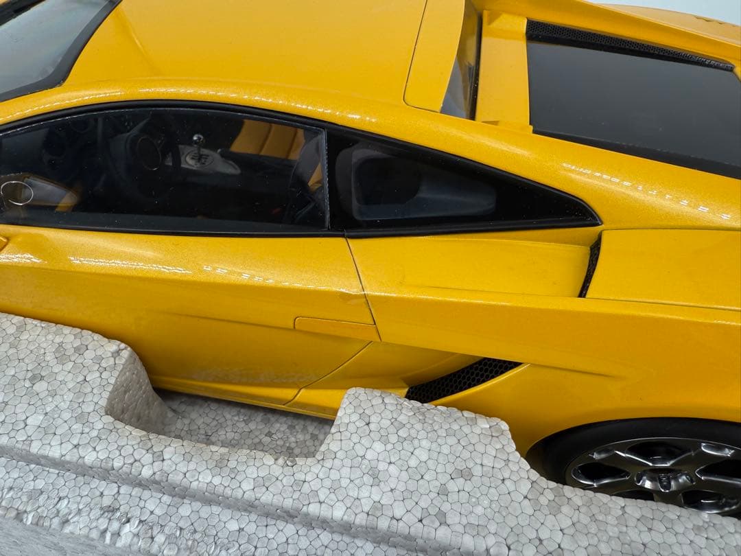 新品　オートアート 1/12　ランボルギーニ　ガヤルド　メタリック・イエロー