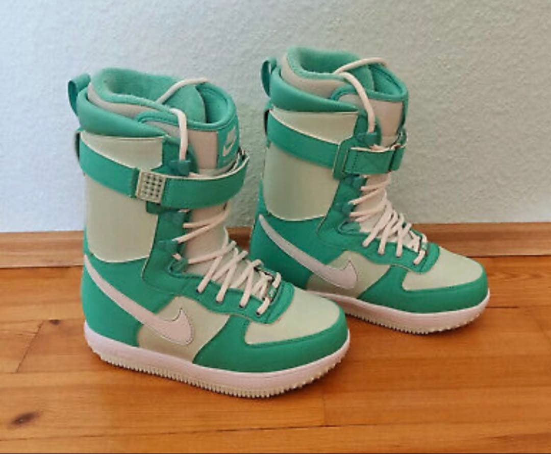 (出品終了間近)24.0cm Nike Zoom Force 1