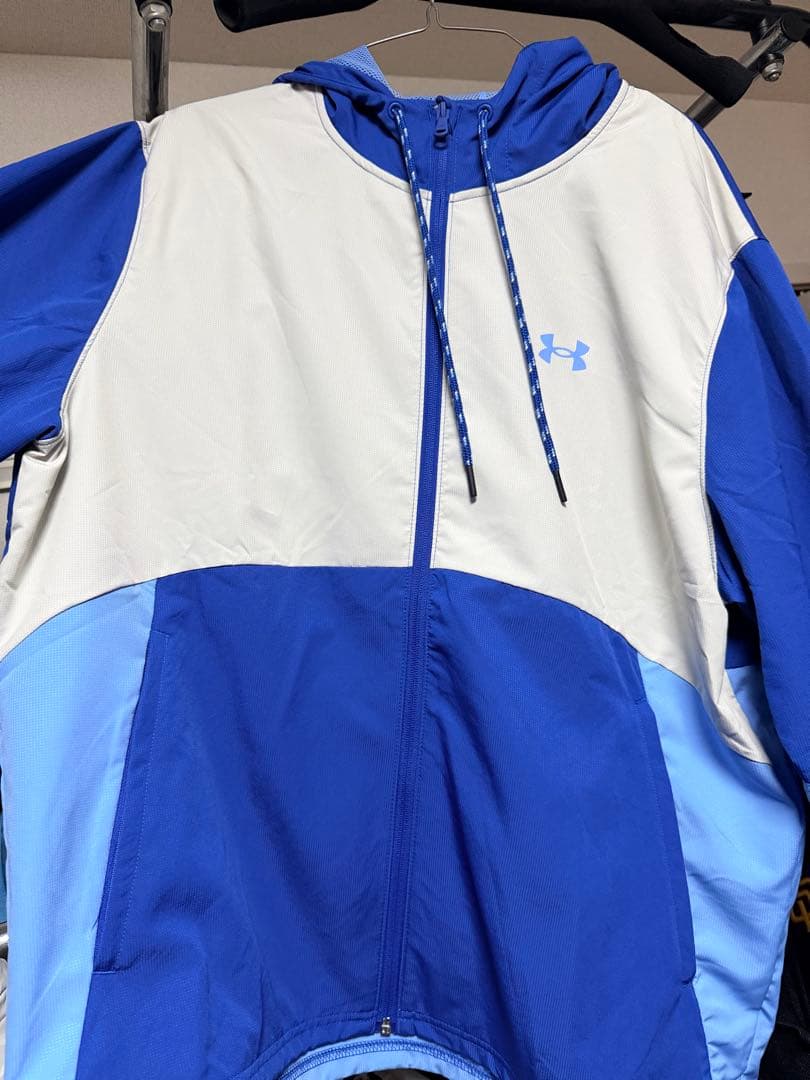 Under Armour フルジップウィンドブレーカー