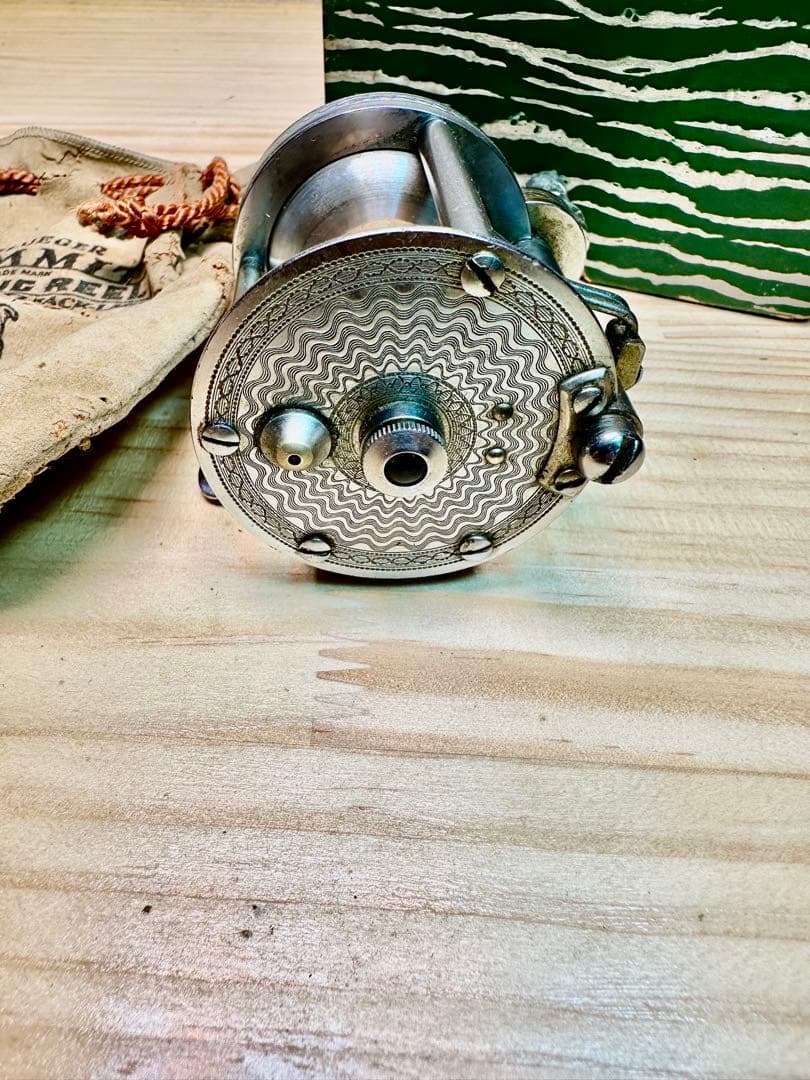 Pflueger Summit Left Hand Model フルーガー左巻き