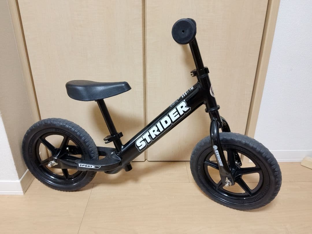 STRIDER ストライダー バランスバイク ブラック 12インチ