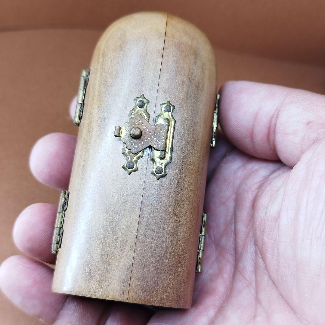 インド老山白檀超精細彫刻 ミニ「国宝緒尊仏籠」《整理番号:BU007》