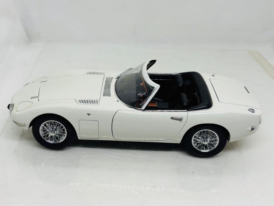 イ*チ様 1/18AUTOart オートアートトヨタ2000 GT オープン仕様