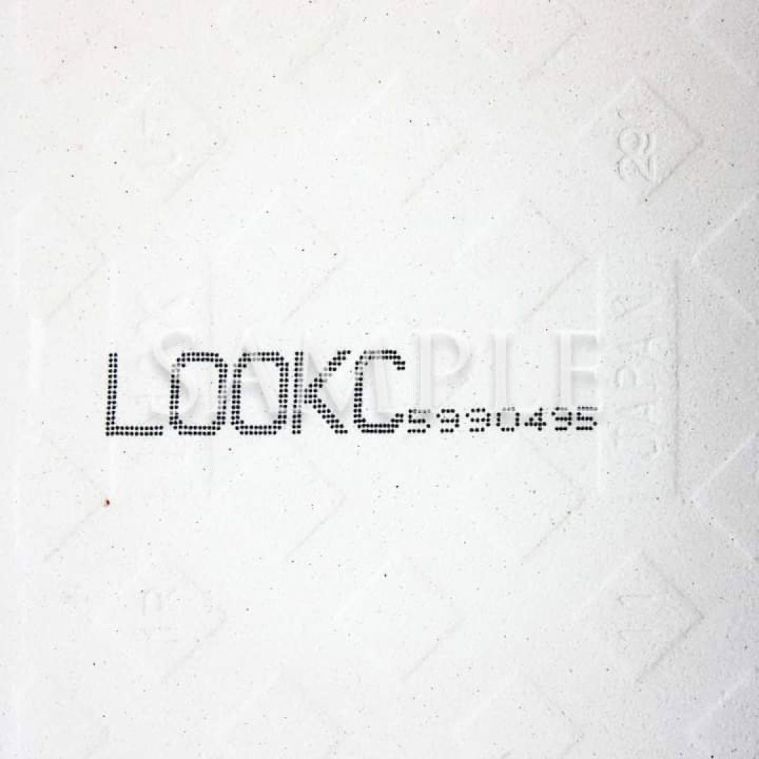 岡田尚子「とむらい日和」アートタイル陶板（非売品）