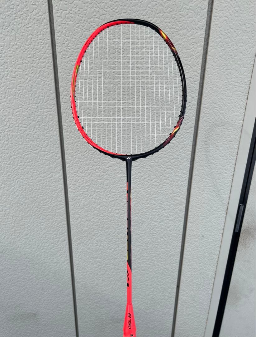 アストロクス77バドミントンラケットASTROX 77 4U5