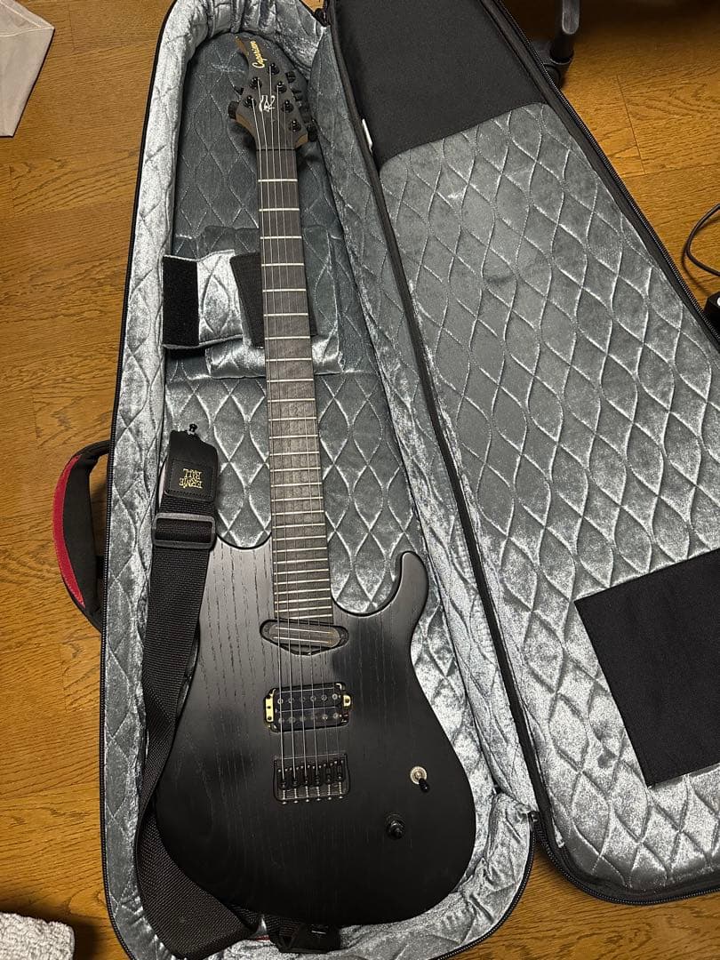 キャパリソン　Caparison Horus