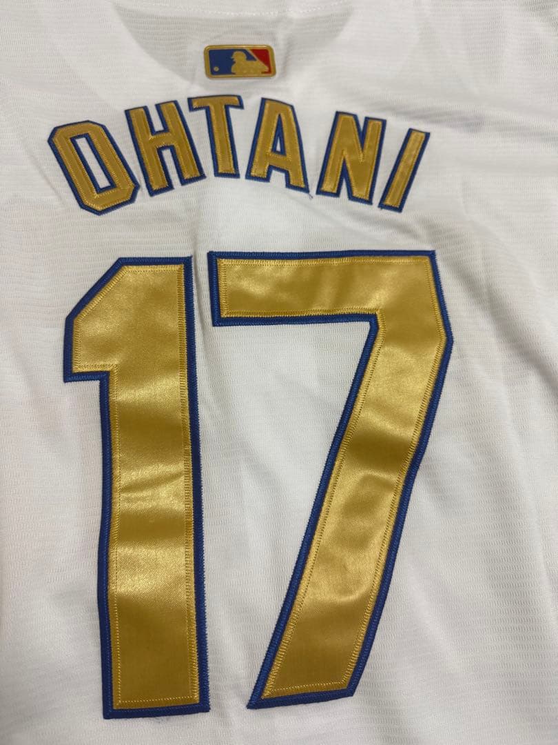 美品未着用　大谷翔平　ドジャース ワールドチャンピオンユニフォーム　M