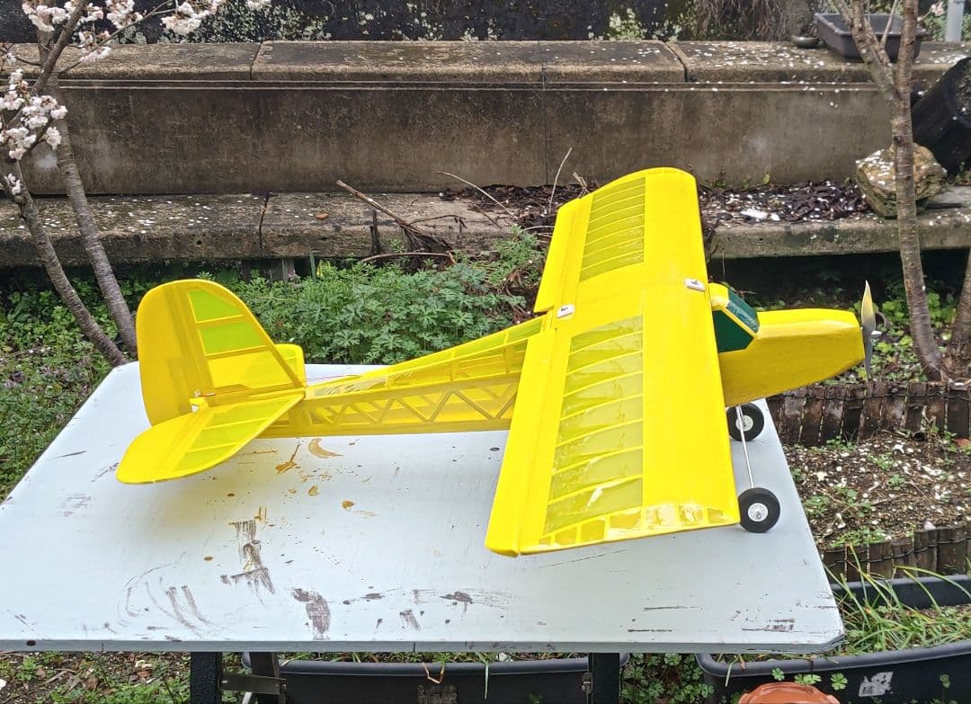 catcatラジコン飛行機