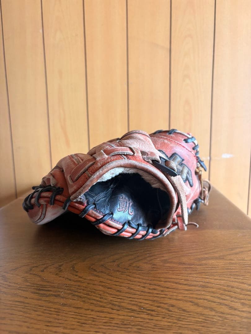 赤色 硬式野球グローブ