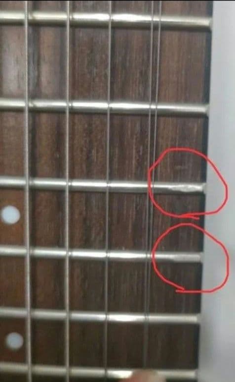 ぽん 送料込 V型エレキギター ブラック/レッド