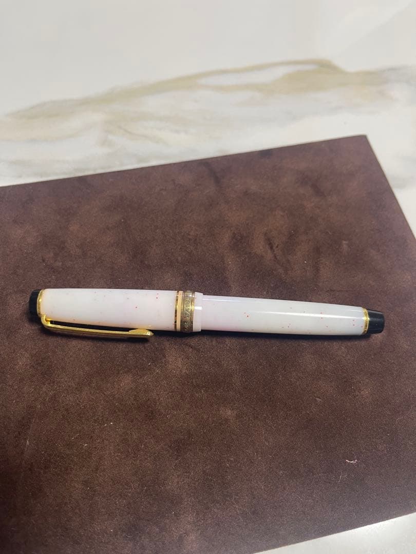 【訳あり・廃盤品】セーラー　万年筆　四季織　雪椿　MF