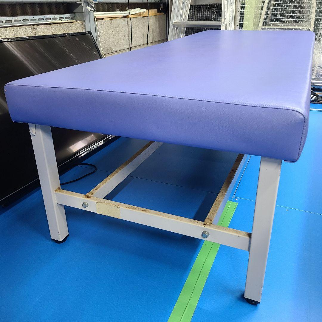 接骨院の施術用ベッド