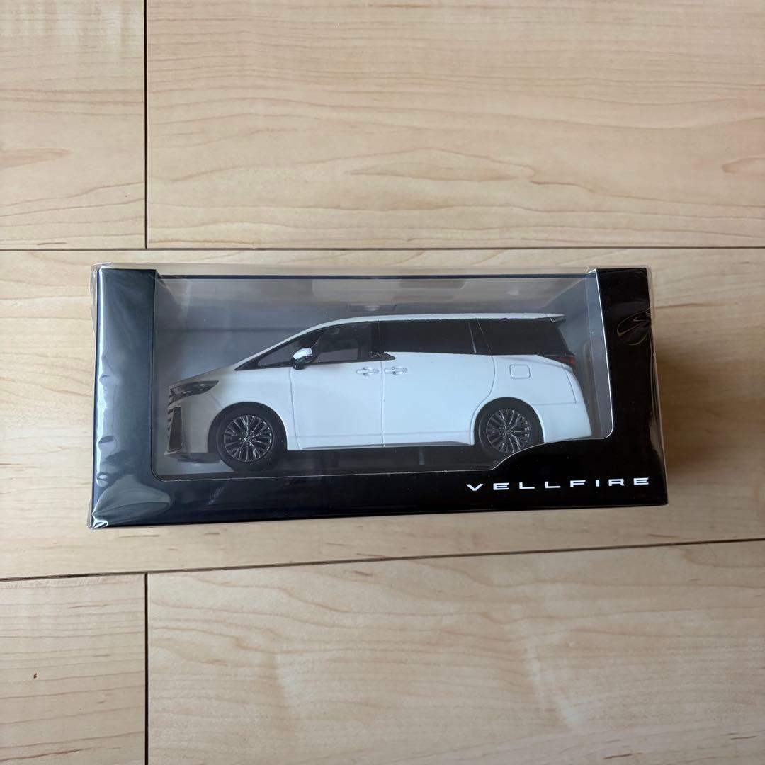 TOYOTA VELLFIRE ヴェルファイア　カラーサンプル