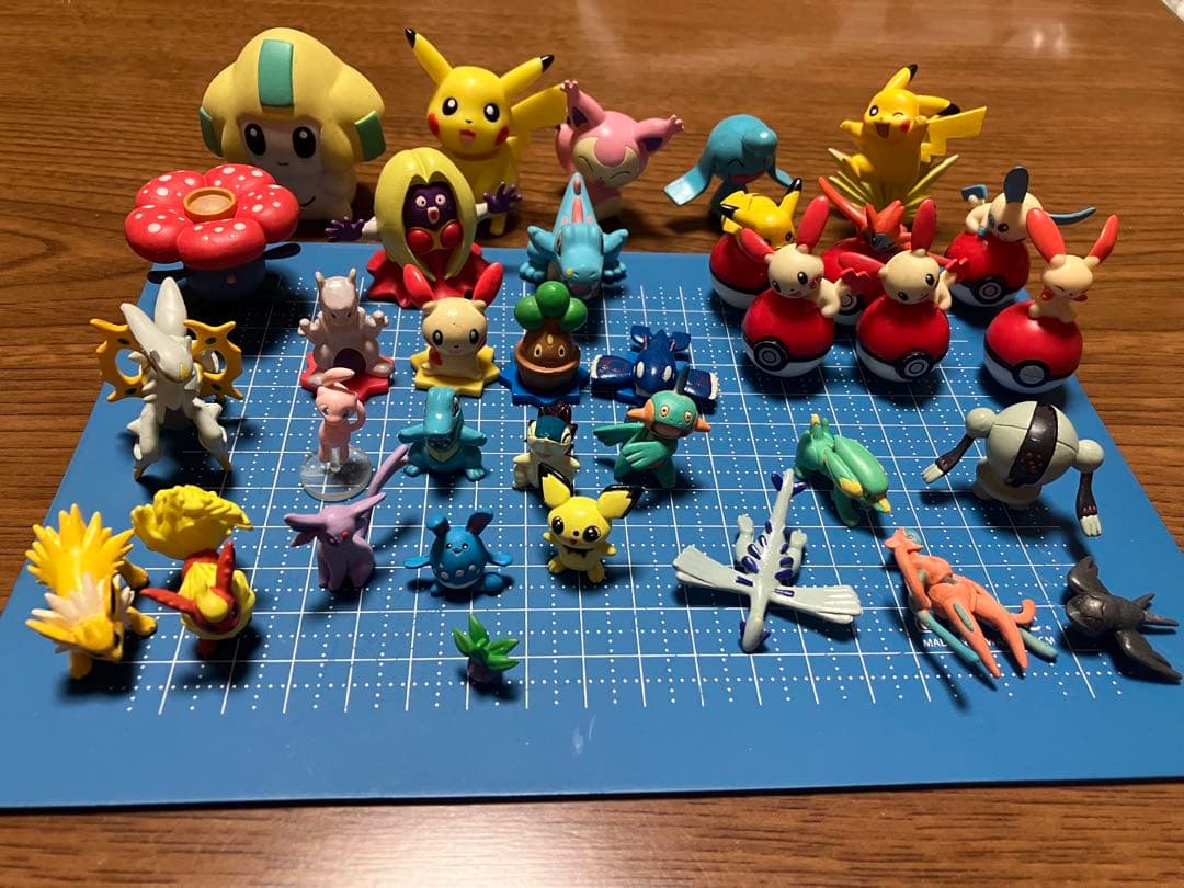 ポケモンフィギュアいろいろ34体まとめ売り