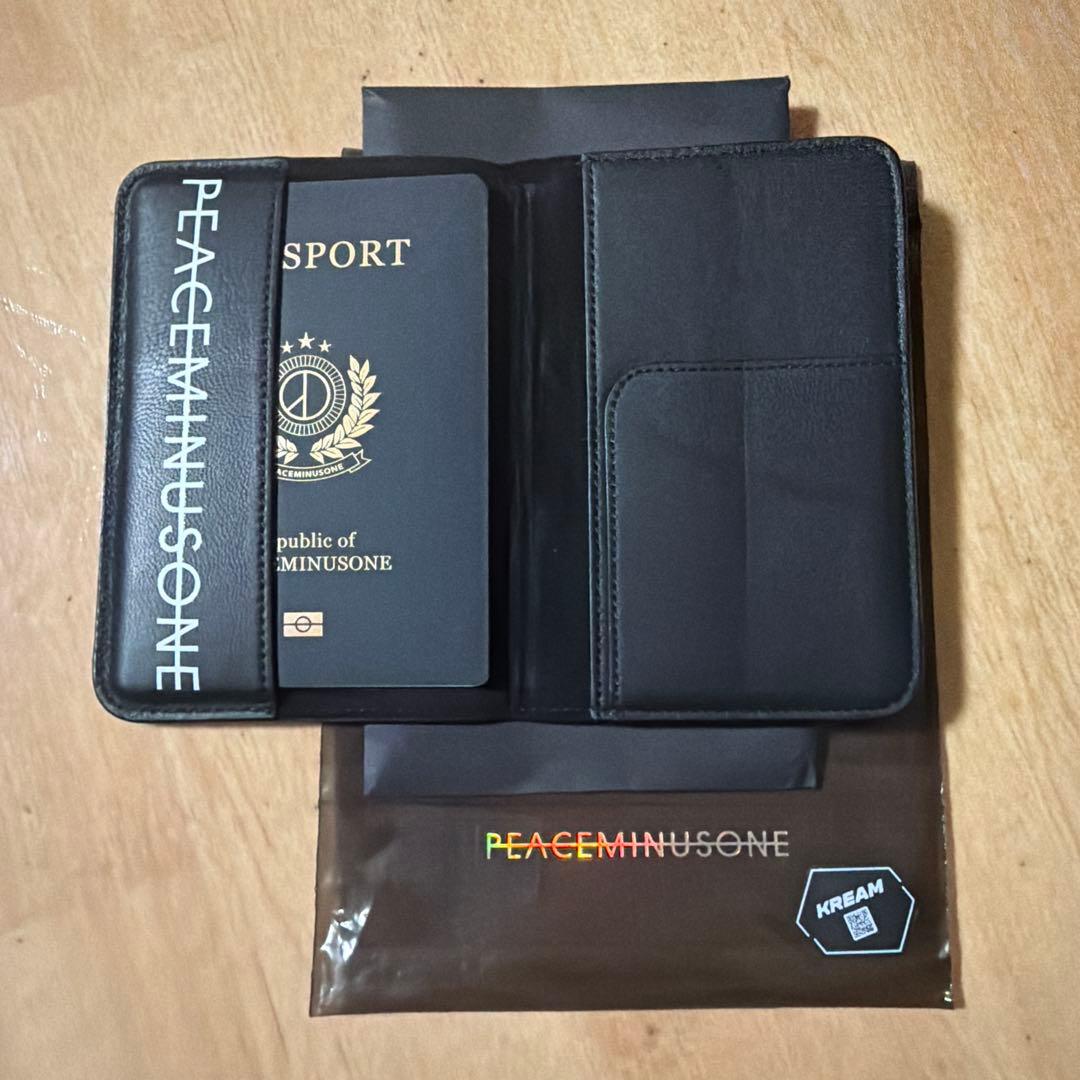 PEACEMINUSONE パスポートケース ブラック