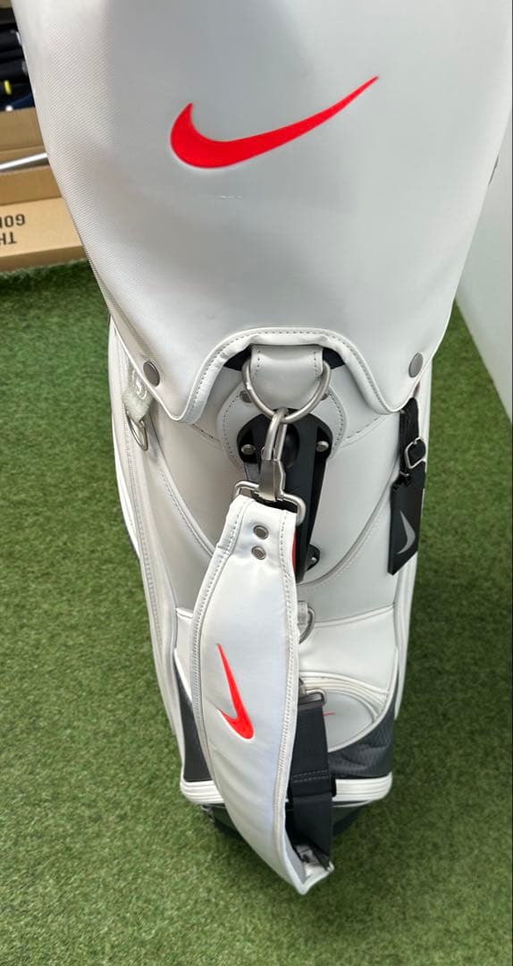 Nike ゴルフバッグ・キャディバッグ ホワイト/グレー/レッド　状態良好