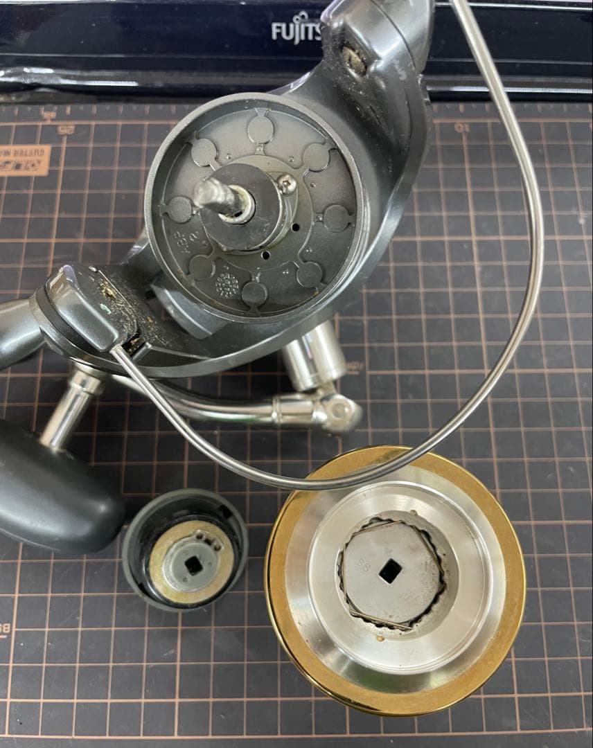 98ツインパワー　8000 替スプール付き