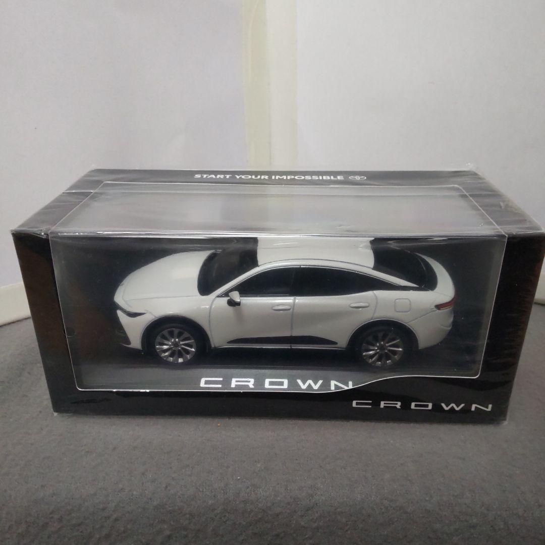 ☆ 1/30 非売品 【未開封】トヨタクラウンクロスオーバー ホワイトパール