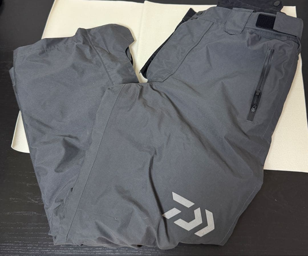 ダイワDAIWA ゴアテックス　防寒パンツ メンズM グレー　専用サスペンダー付