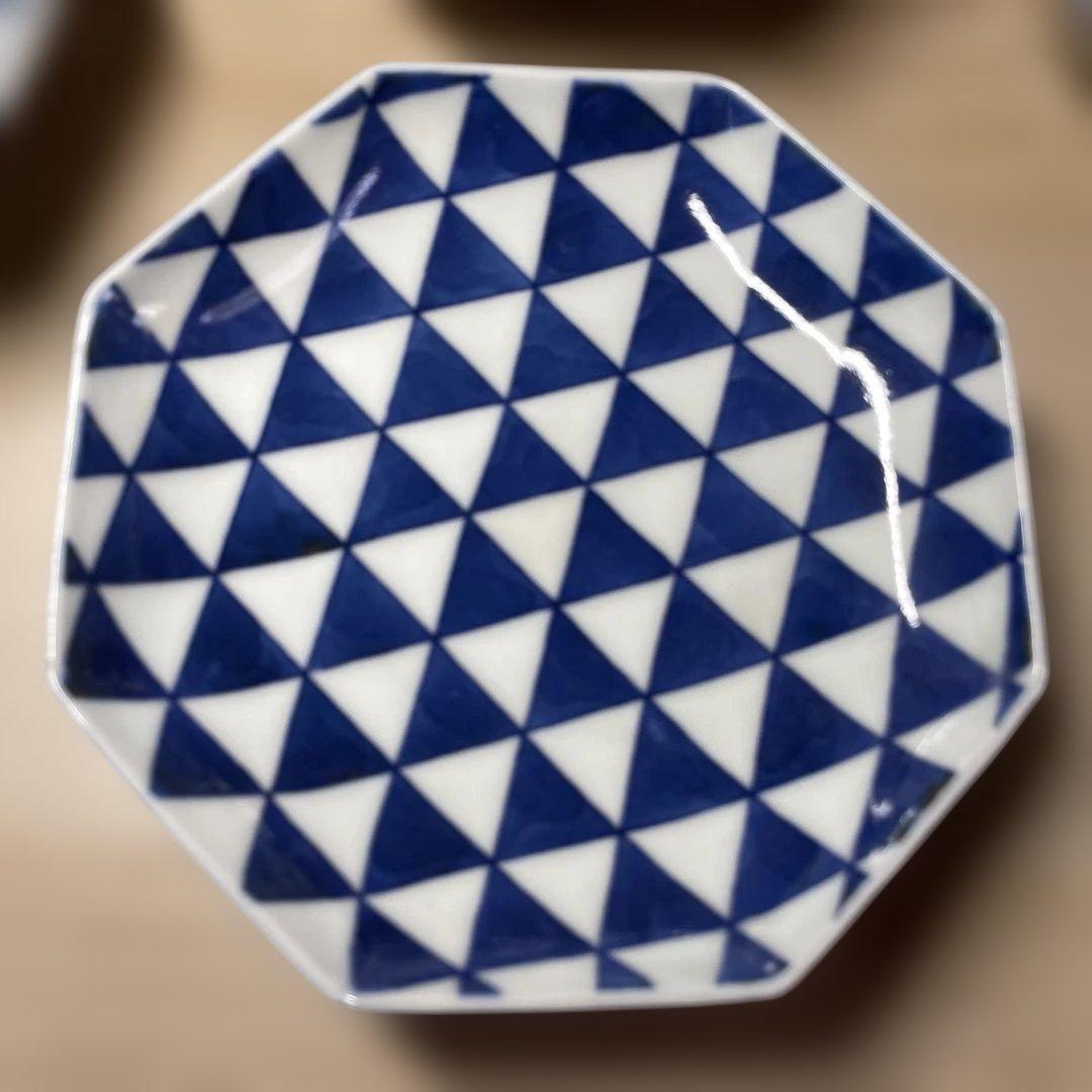 今泉今右衛門　鍋島染付ウロコ紋八角皿五客　箱なし