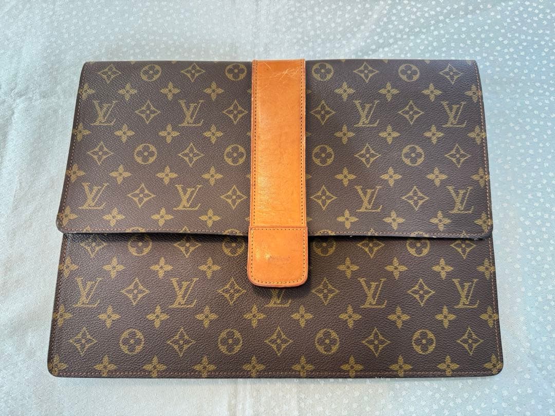Louis Vuitton モノグラム A4書類ケース