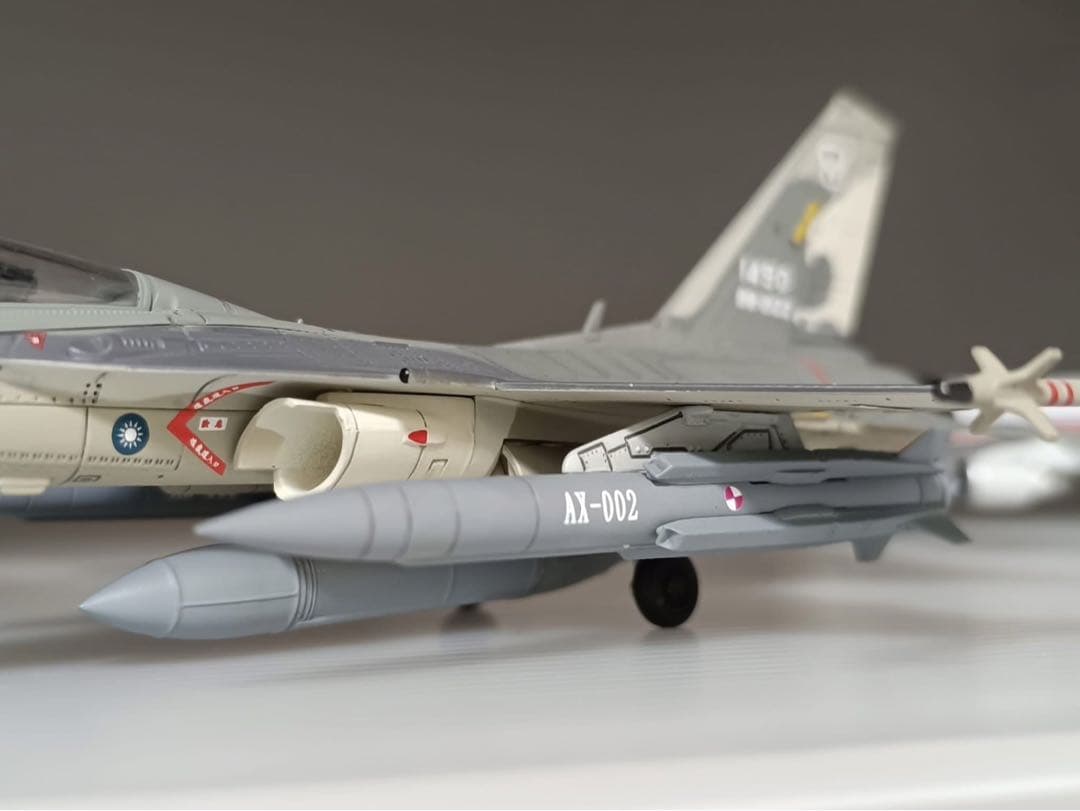 F-CK-1 経国号 1490号機 合金モデル 磁吸式ギミック付