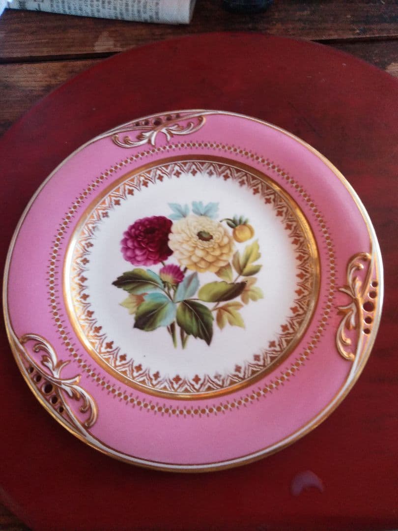 アンティークの素敵な飾り皿