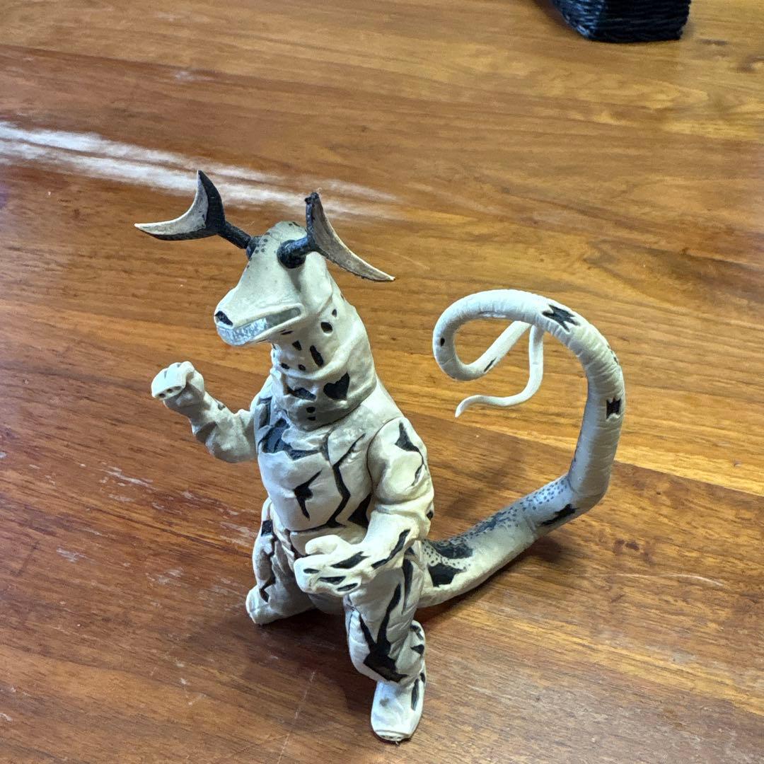 ウルトラマン怪獣フィギュア エレキング